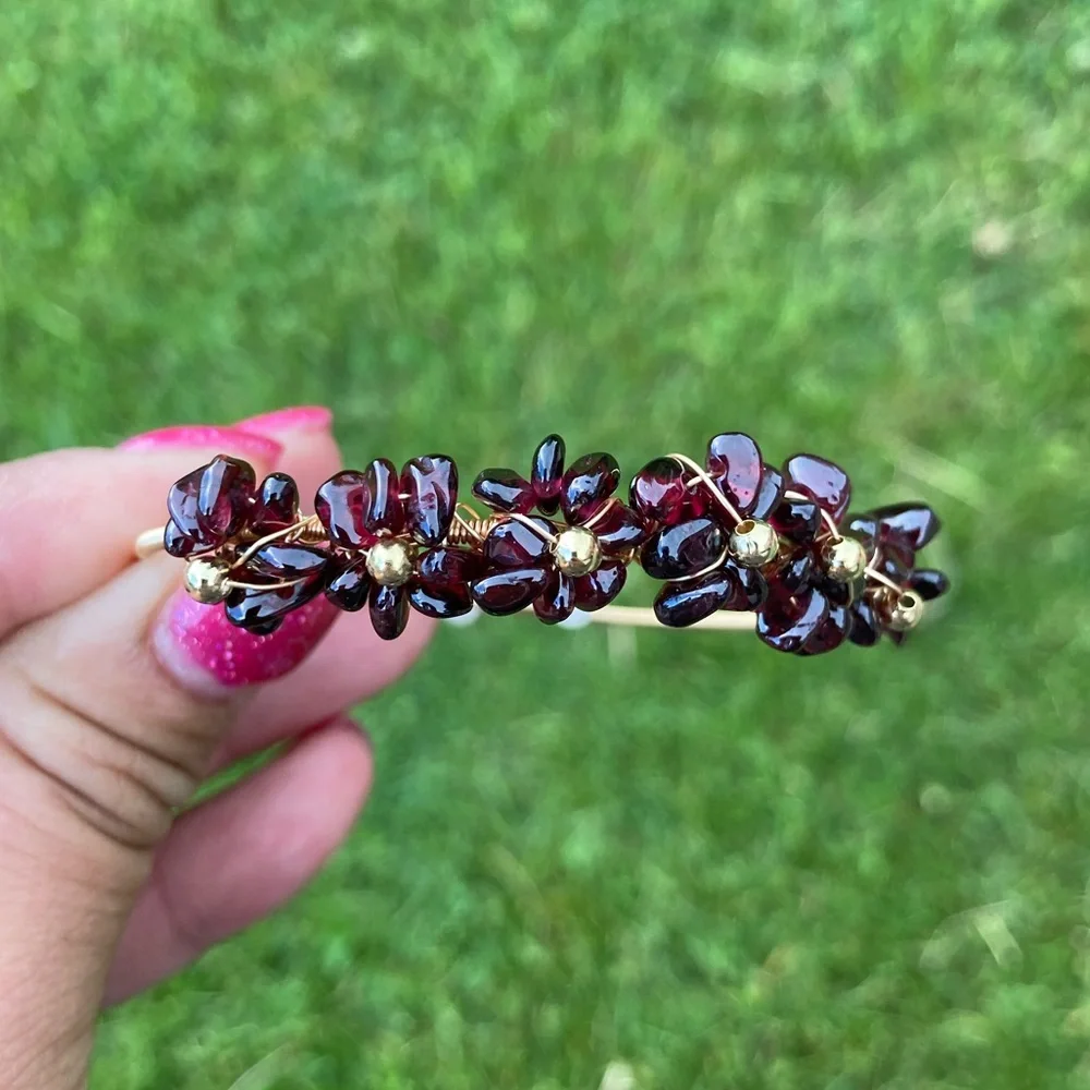 Garnet flower bangle - Picture 3 of 5